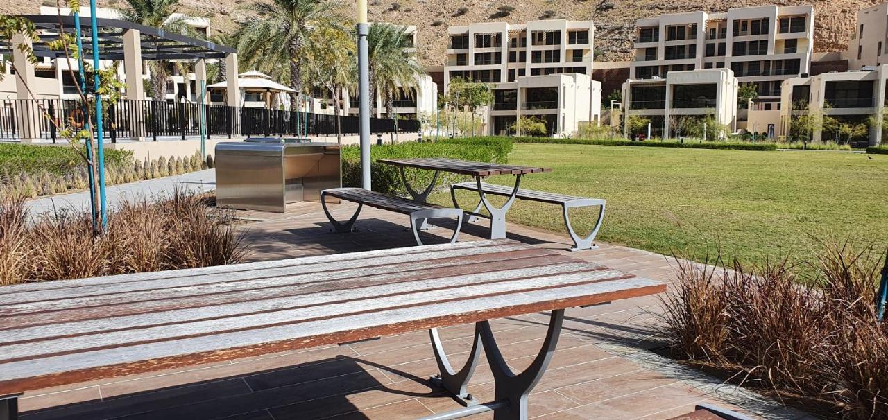 One 2Bhk Elegant Apartment In Muscat Bay 03 Экстерьер фото