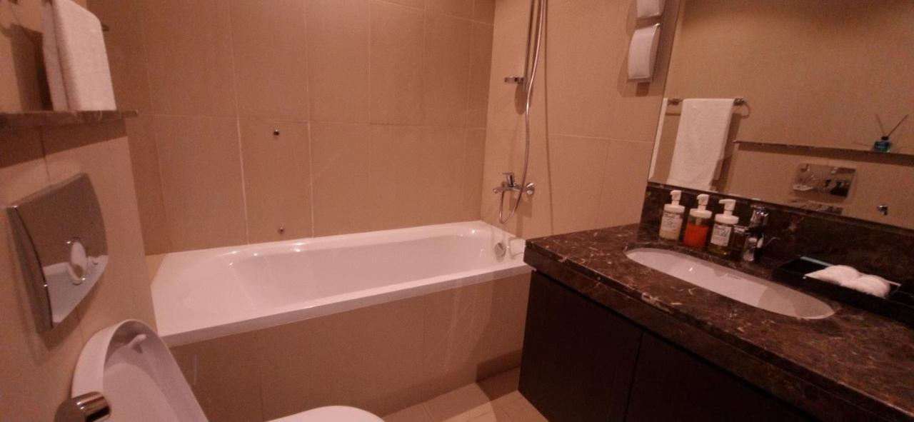 One 2Bhk Elegant Apartment In Muscat Bay 03 Экстерьер фото